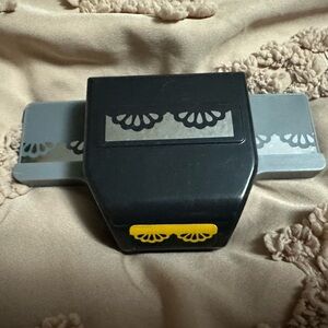 Double crochet lace paper punch